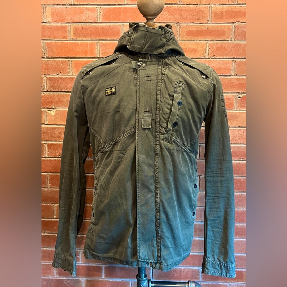 G-Star Men’s LARGE Overshirt (light jacket). Worn green. Great detailing.